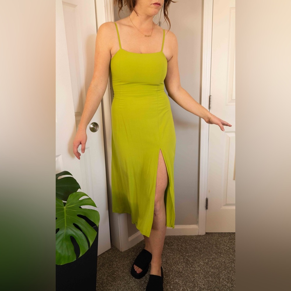 FOREVER YOUNG THE LABEL Athenais Viscose Lime Green dress Size Medium